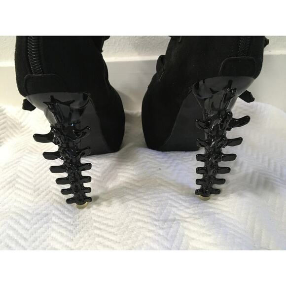 Never Worn Size 9.5 Black Strappy Platform Ankle Boots - Picture 4 of 6